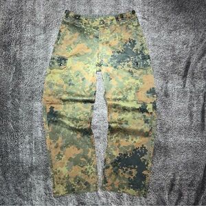 VTG German military camo cargo pants